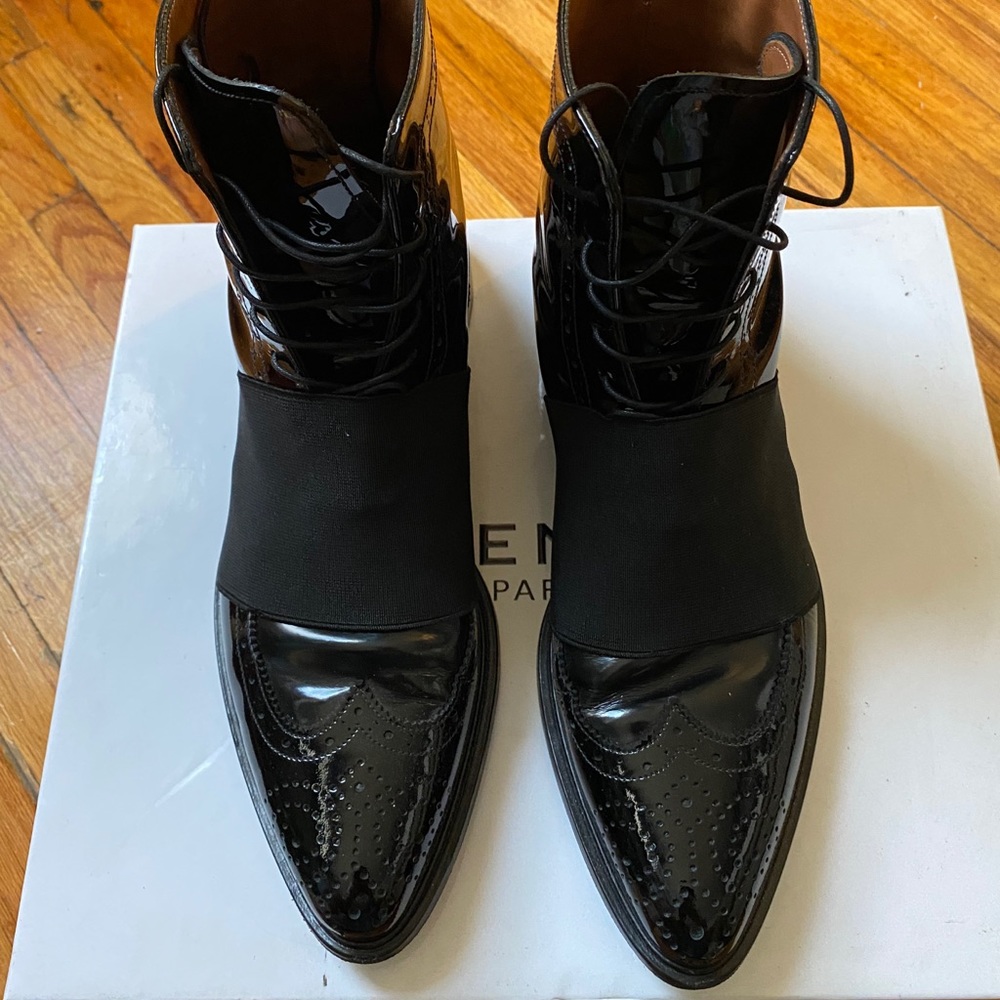 Givenchy Wingtip pointed toe patent leather boots